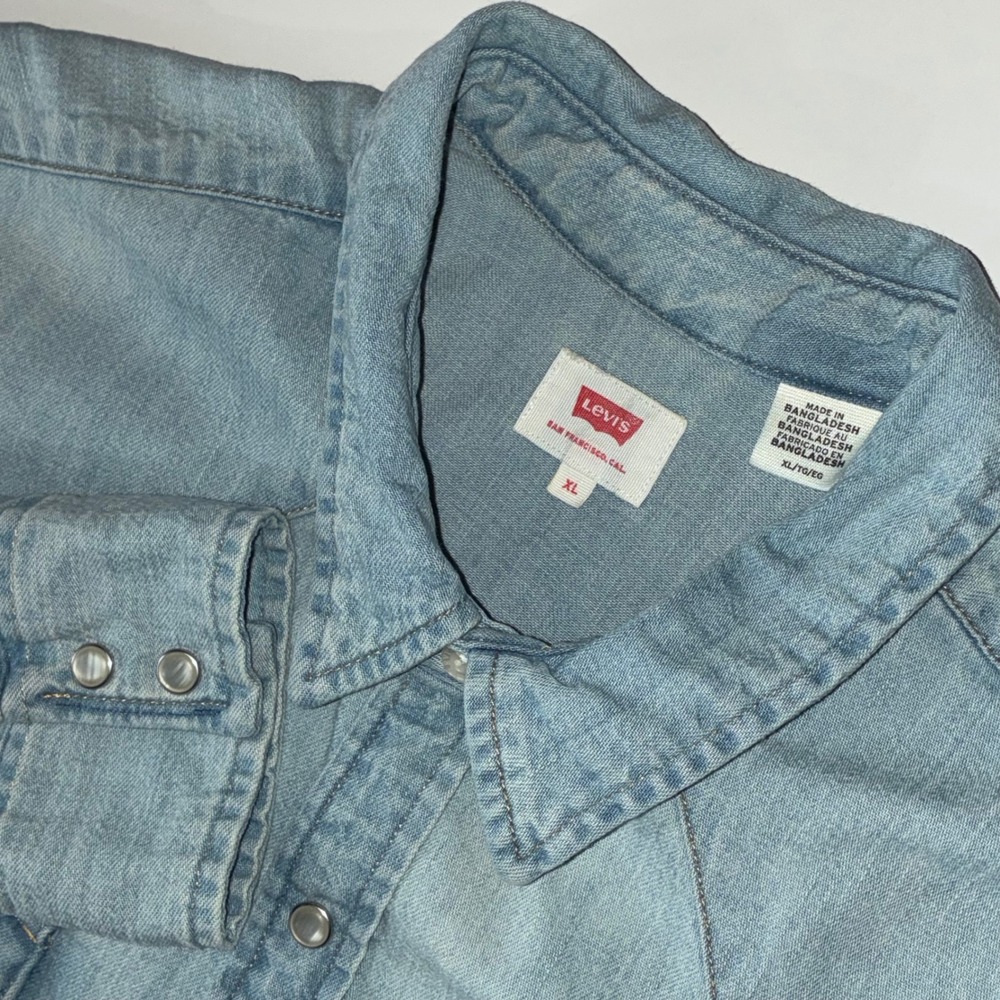 Levi's Men's XL Denim Western Shirt Light Wash Pearl Snap Long Sleeve Cotton